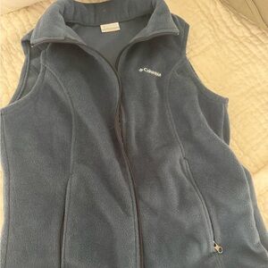 Columbia fleece vest